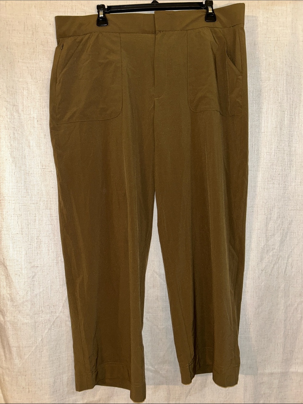 Eddie Bauer Olive Cropped Women's Pants